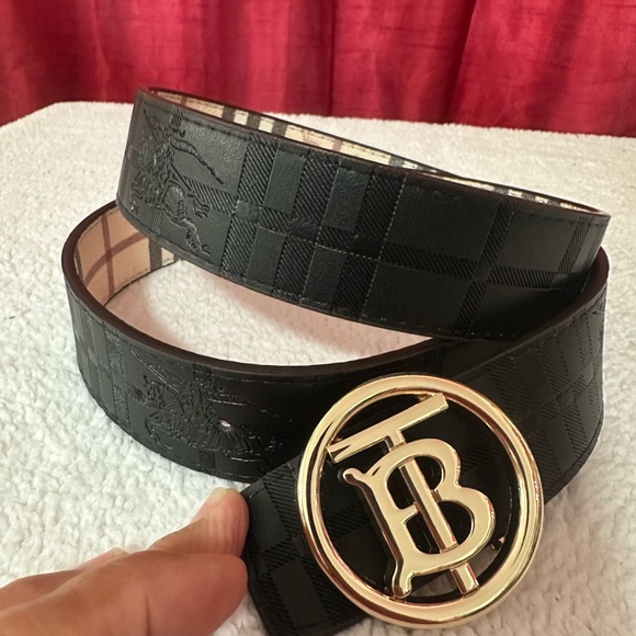 NWOT…Fashion Inspired Item (BELTS)
Reversible Belt
#32 - Picture 5 of 7